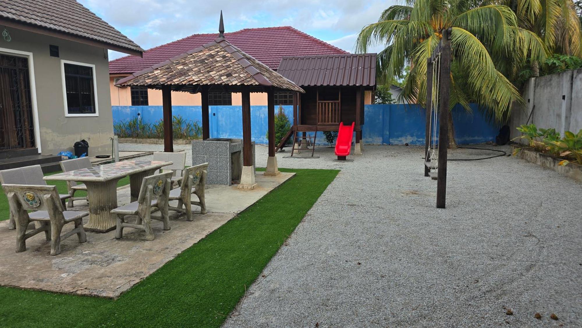 Casa Tiga Homestay Besut Kampung Kuala Besut Kültér fotó