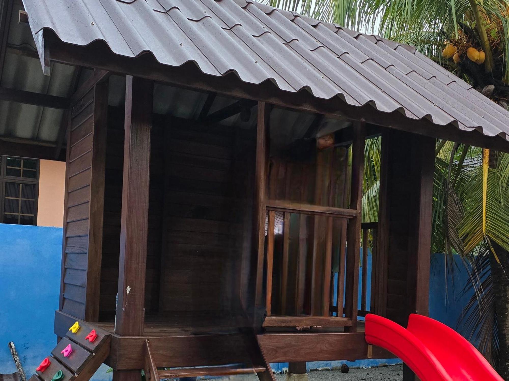 Casa Tiga Homestay Besut Kampung Kuala Besut Kültér fotó