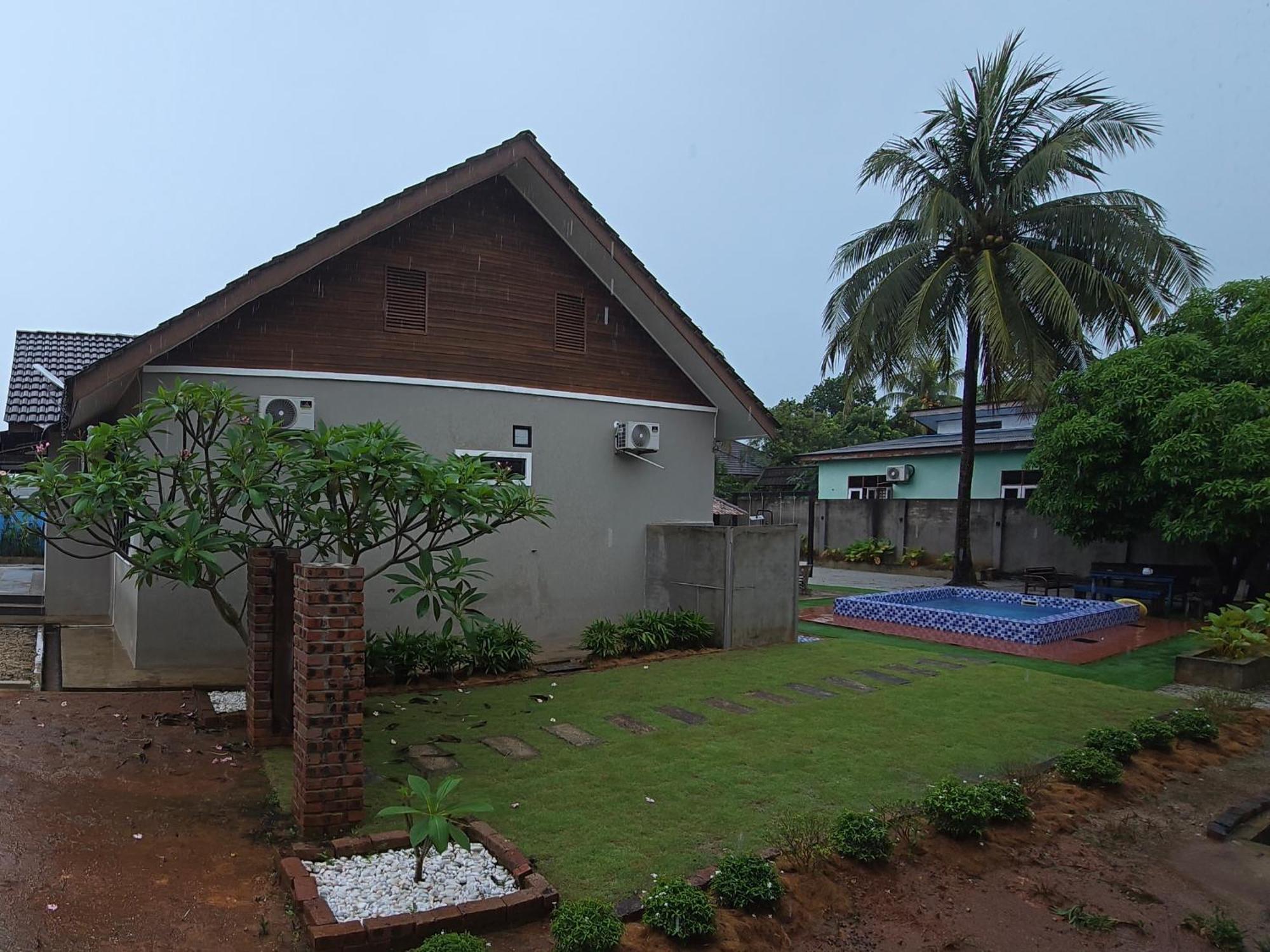 Casa Tiga Homestay Besut Kampung Kuala Besut Kültér fotó