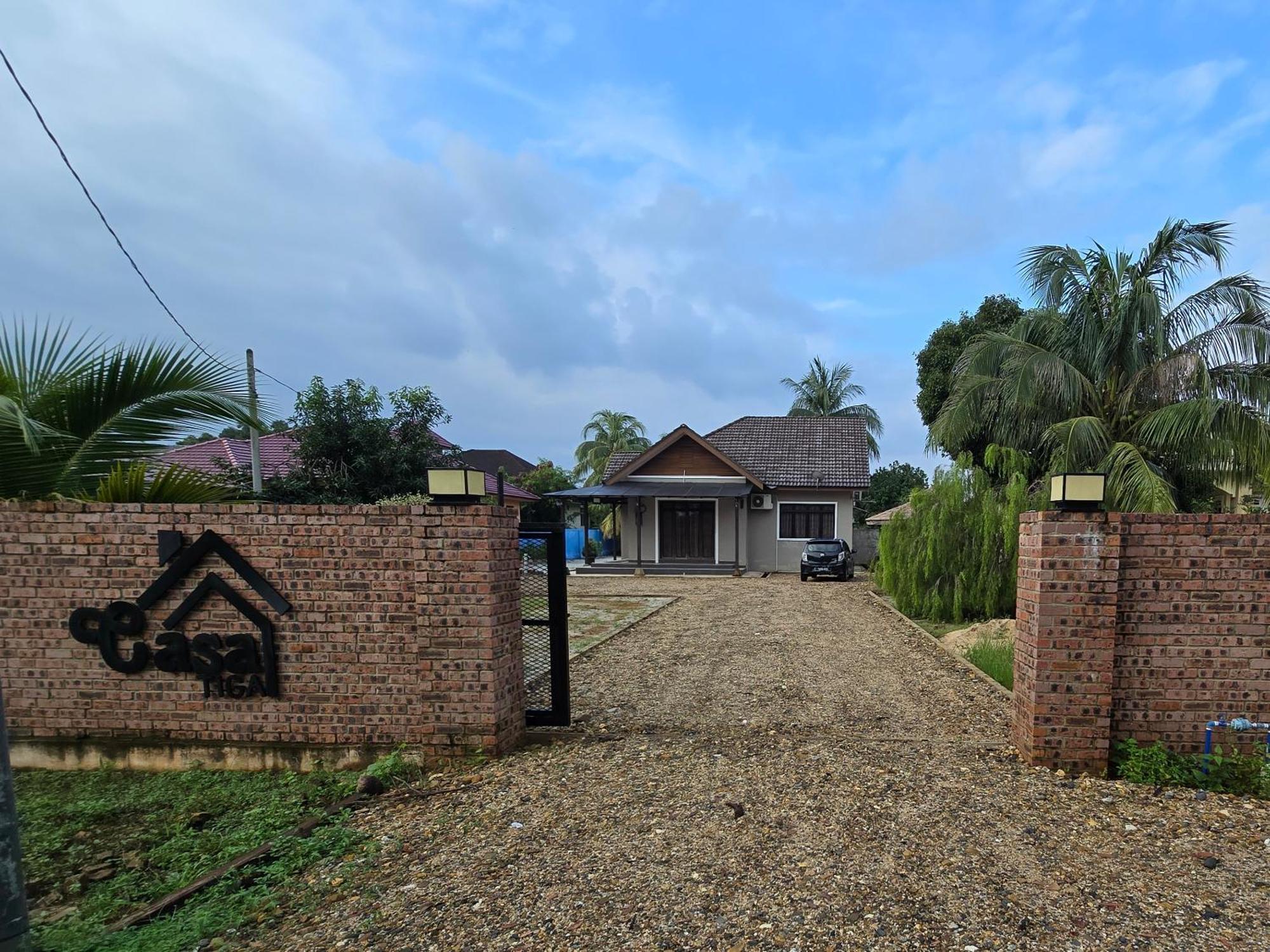 Casa Tiga Homestay Besut Kampung Kuala Besut Kültér fotó